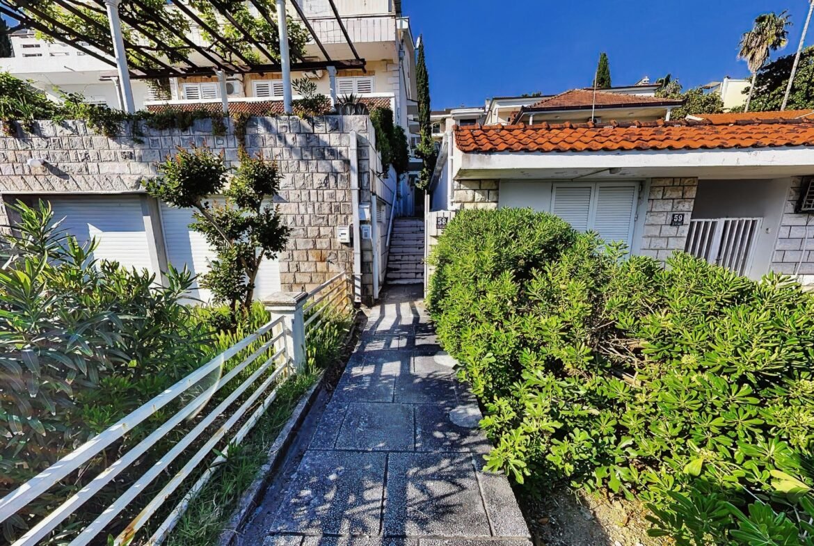Herceg Novi - Savina - Kuća - Apartmani